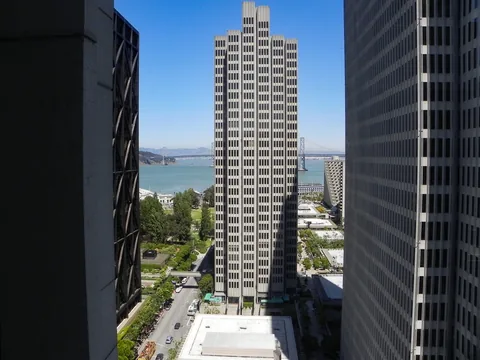 Udsigt fra værelset på Intercontinental, med Bay Bridge i baggrunden.