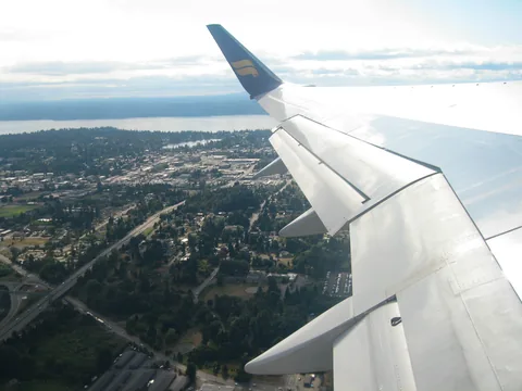 Ombord på Icelandair på ved mod Reykjavik, og derfra videre mod København.