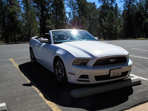 Vores lejebil på turen, en Ford Mustang Convertible V6