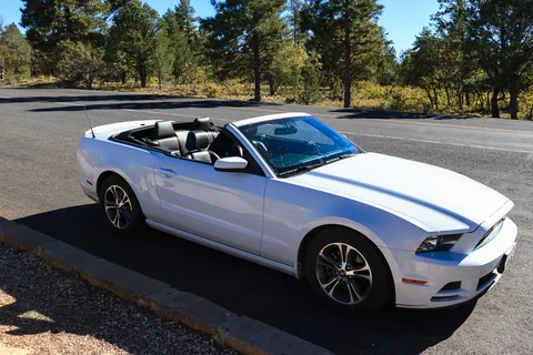 Vores lejebil på turen, en Ford Mustang Convertible V6