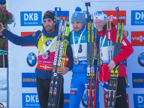 Anton Shipulin (sikkert dopet), Martin Fourcade & Johannes Thingnes Bø på podiet