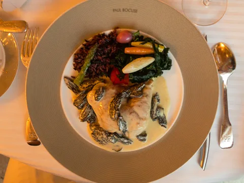 Fantastisk middag i et af Gastronomiens store templer, Restaurant Paul Bocuse i Lyon, Frankrig.