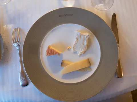 Fantastisk middag i et af Gastronomiens store templer, Restaurant Paul Bocuse i Lyon, Frankrig.