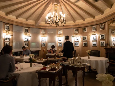 Fantastisk middag i et af Gastronomiens store templer, Restaurant Paul Bocuse i Lyon, Frankrig.