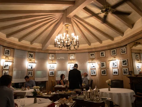 Fantastisk middag i et af Gastronomiens store templer, Restaurant Paul Bocuse i Lyon, Frankrig.