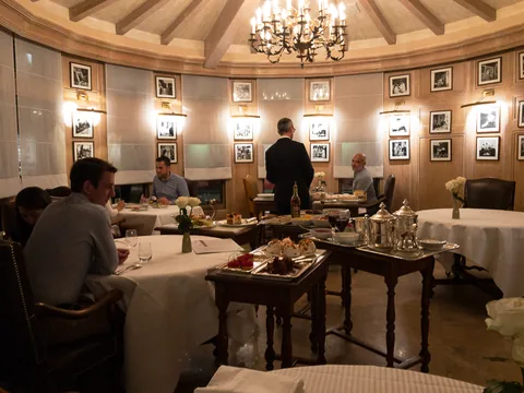 Fantastisk middag i et af Gastronomiens store templer, Restaurant Paul Bocuse i Lyon, Frankrig.