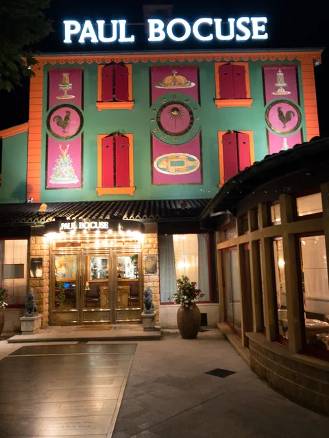 Fantastisk middag i et af Gastronomiens store templer, Restaurant Paul Bocuse i Lyon, Frankrig.