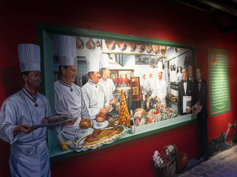 Fantastisk middag i et af Gastronomiens store templer, Restaurant Paul Bocuse i Lyon, Frankrig.