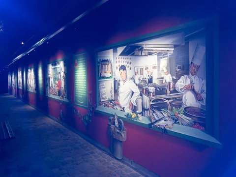 Fantastisk middag i et af Gastronomiens store templer, Restaurant Paul Bocuse i Lyon, Frankrig.