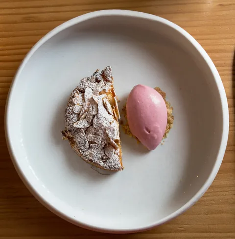 Frokost på L'Alchemille i Kaysersberg, Alsace. En fantastisk restaurantoplevelse.