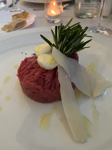 Middag på Il Torchio, Dogliani, Piemonte, Italien. Vores stamrestaurant når vi er i Dogliani, lækker mad til yderst rimelige priser.