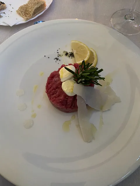 Middag på Il Torchio, Dogliani, Piemonte, Italien. Vores stamrestaurant når vi er i Dogliani, lækker mad til yderst rimelige priser.