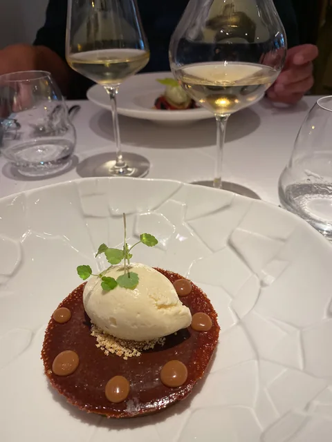 Frokost på vores stamrestaurant L'Atalier du Peintre i Colmar, Alsace, Frankrig