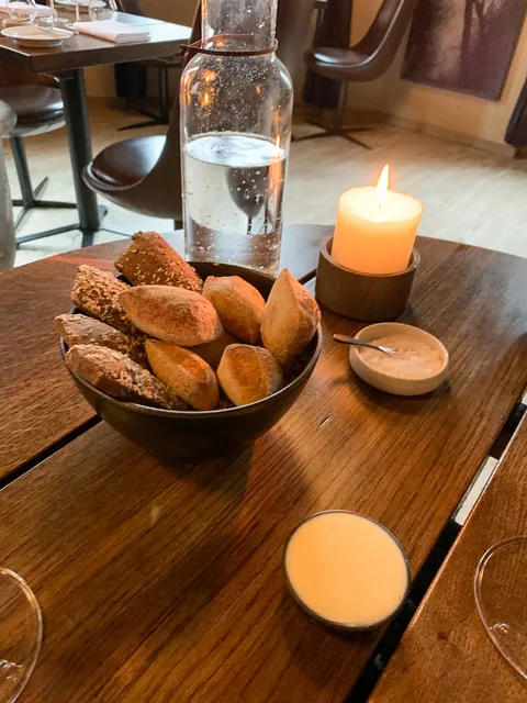 Brød med smør, pas på, man spiser hurtigt for meget.