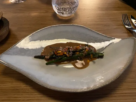 Middag på den fantastiske 1 stjernede Michelinrestaurant l'Alchemille i Kaysersberg, Alsace, hvor køkkenchefen Jerome Jaegle tryller i køkkenet.