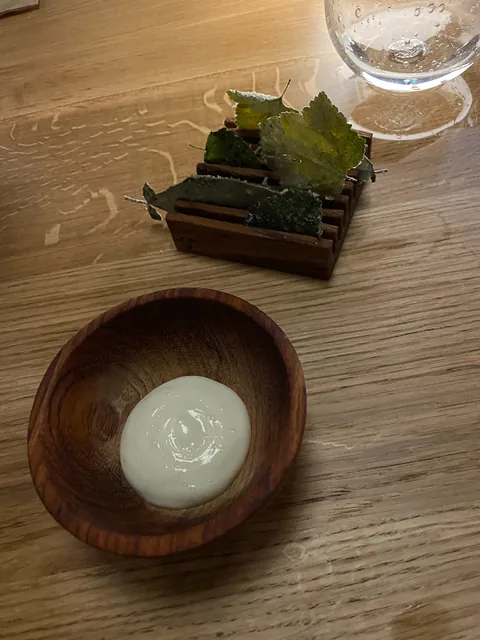 Middag på den fantastiske 1 stjernede Michelinrestaurant l'Alchemille i Kaysersberg, Alsace, hvor køkkenchefen Jerome Jaegle tryller i køkkenet.