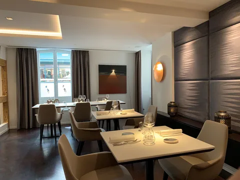 Frokost på vores favorit 1 stjernede Michelinrestaurant i L'Atalier du Peintre i Colmar, Alsace. Sublimt niveau til priser der ikke burde kunne lade sig gøre.