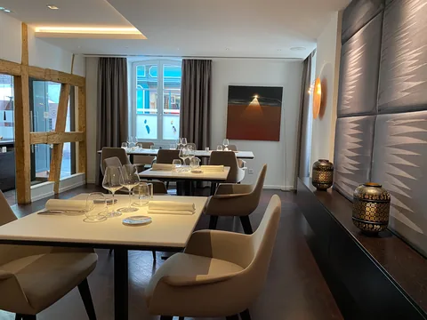 Frokost på vores favorit 1 stjernede Michelinrestaurant i L'Atalier du Peintre i Colmar, Alsace. Sublimt niveau til priser der ikke burde kunne lade sig gøre.