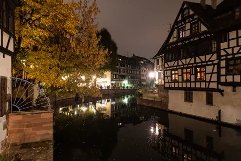 Første aften i Alsace i Strasbourg, med en lille middag og en rask gåtur i Petite France.